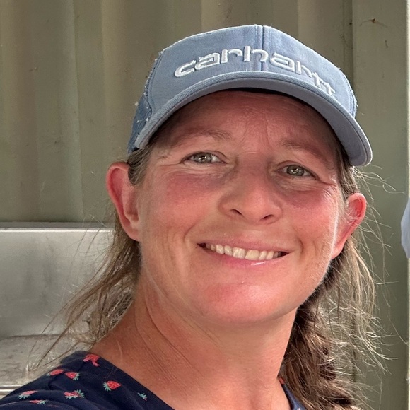 Meet your Posher, Leah - Picture 2 of 12